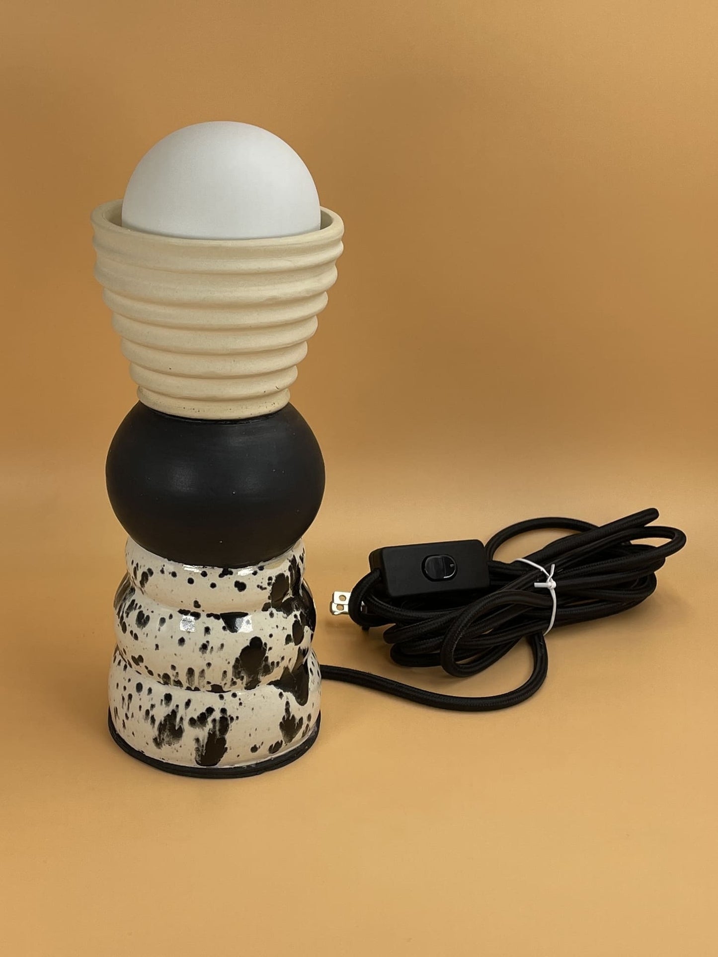 Wavy Fingers Wavy Lamp