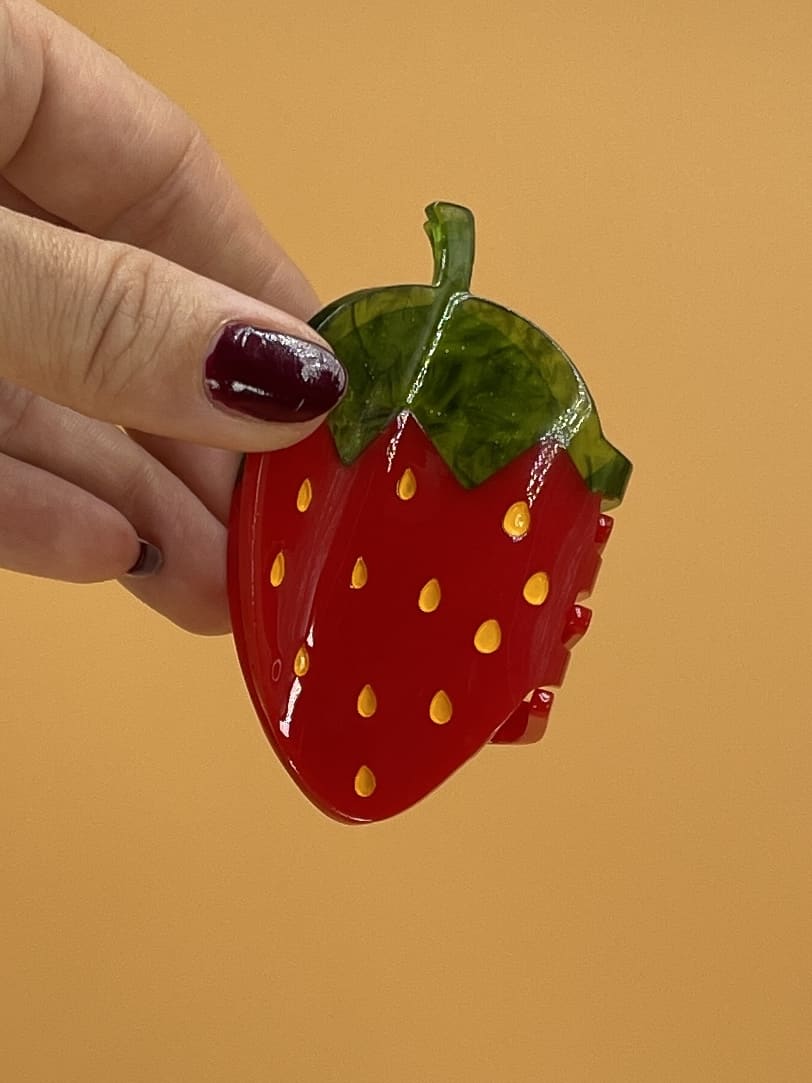 Jenny Lemons Strawberry Hair Claw | Midi