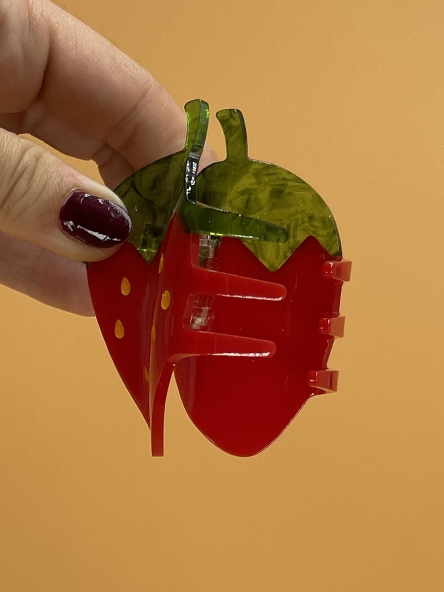 Jenny Lemons Strawberry Hair Claw | Midi