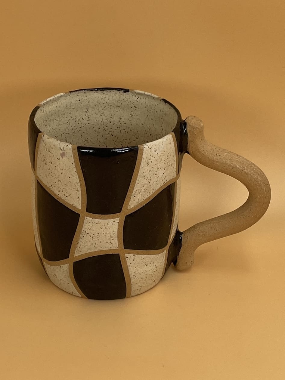Mellow Ceramics Wavy Mug | Natural / Black