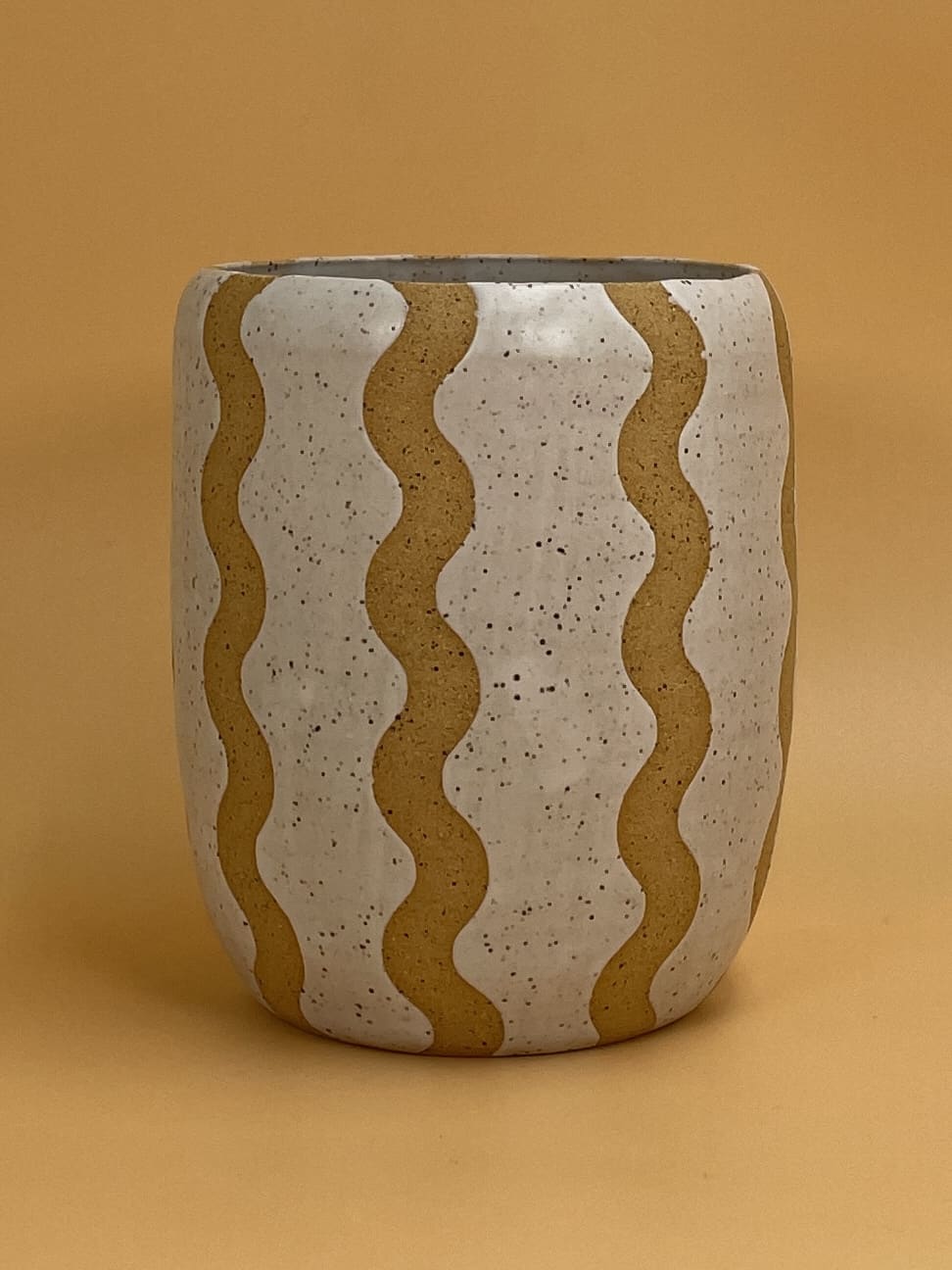 Mellow Ceramics Wiggle Cup | White