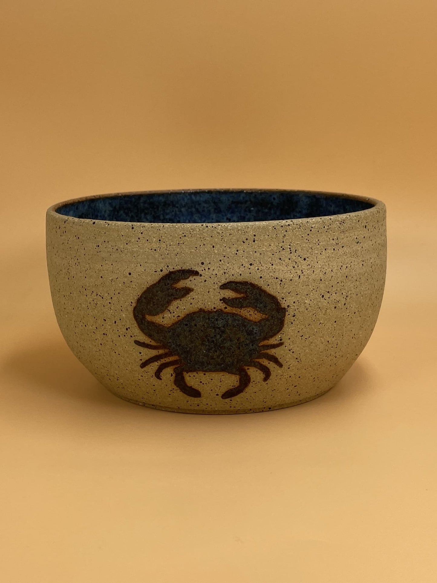 Black Slip Babes Natural / Blue Crab Bowl 6"