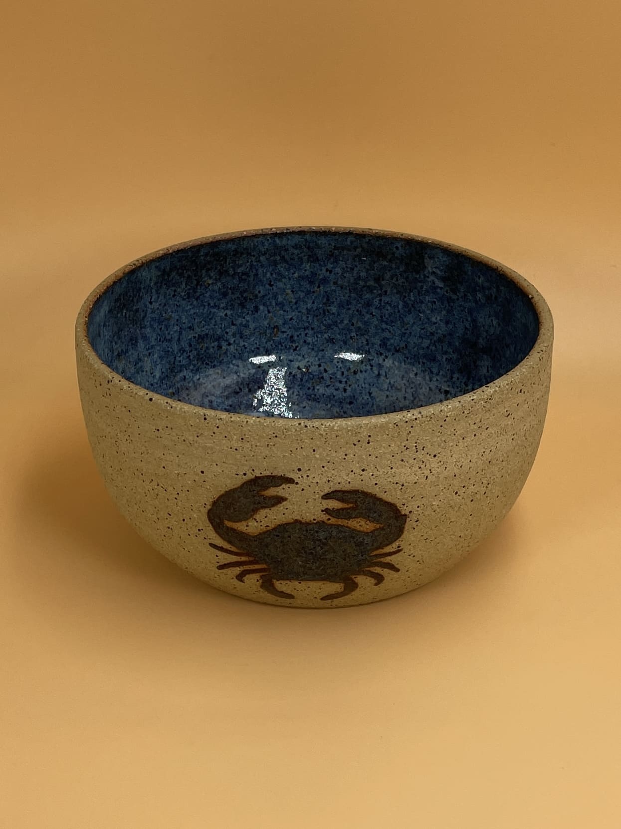 Black Slip Babes Natural / Blue Crab Bowl 6"