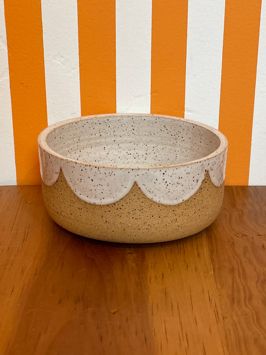 Art Schoool Dropout Shallow Scallop Bowl | Natural / Cream