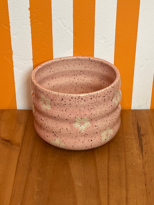 Art Schoool Dropout Curvy Mug | Pink with Daisies