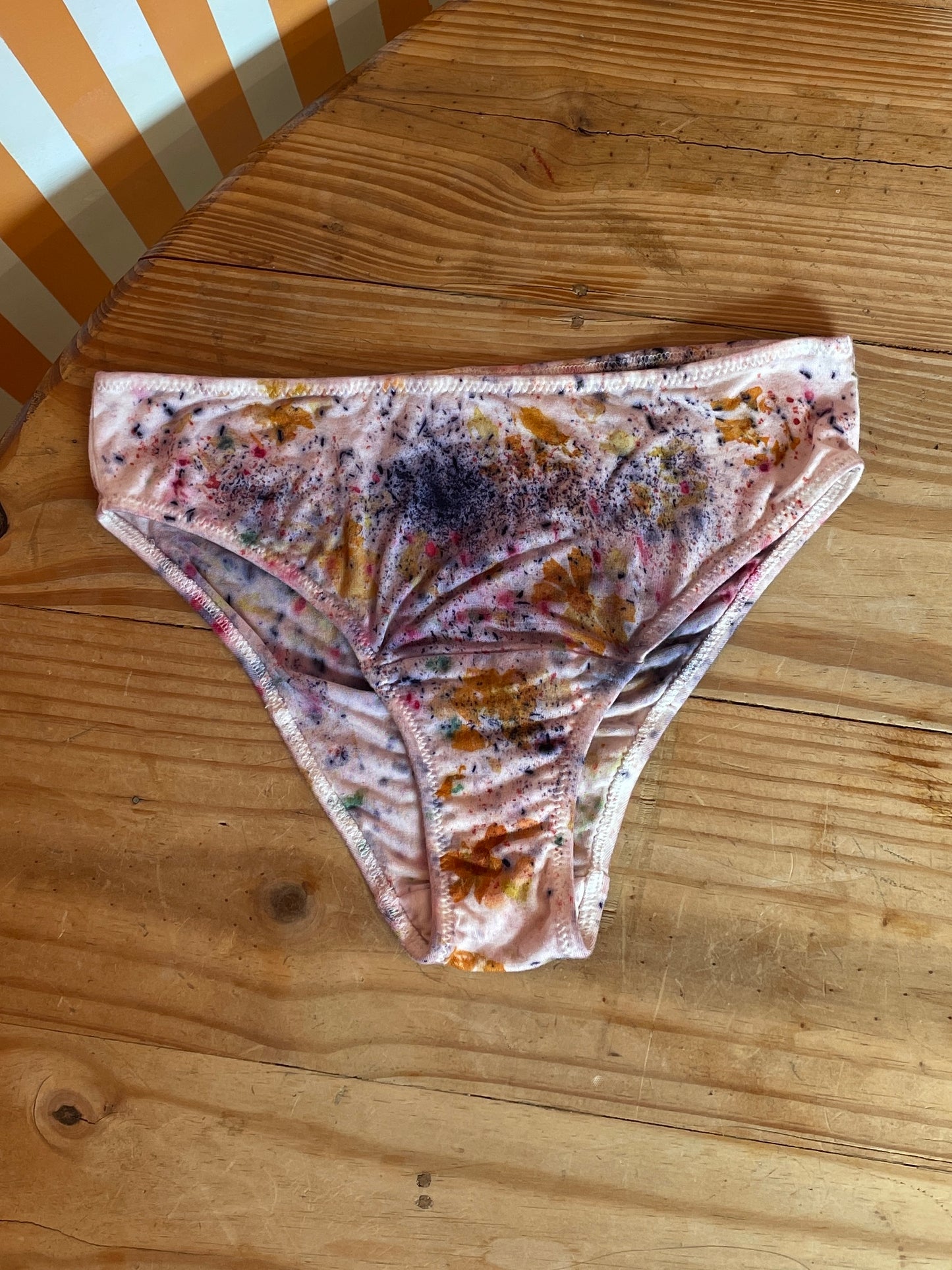 Esra Flower-Dyed Organic Bamboo Briefs