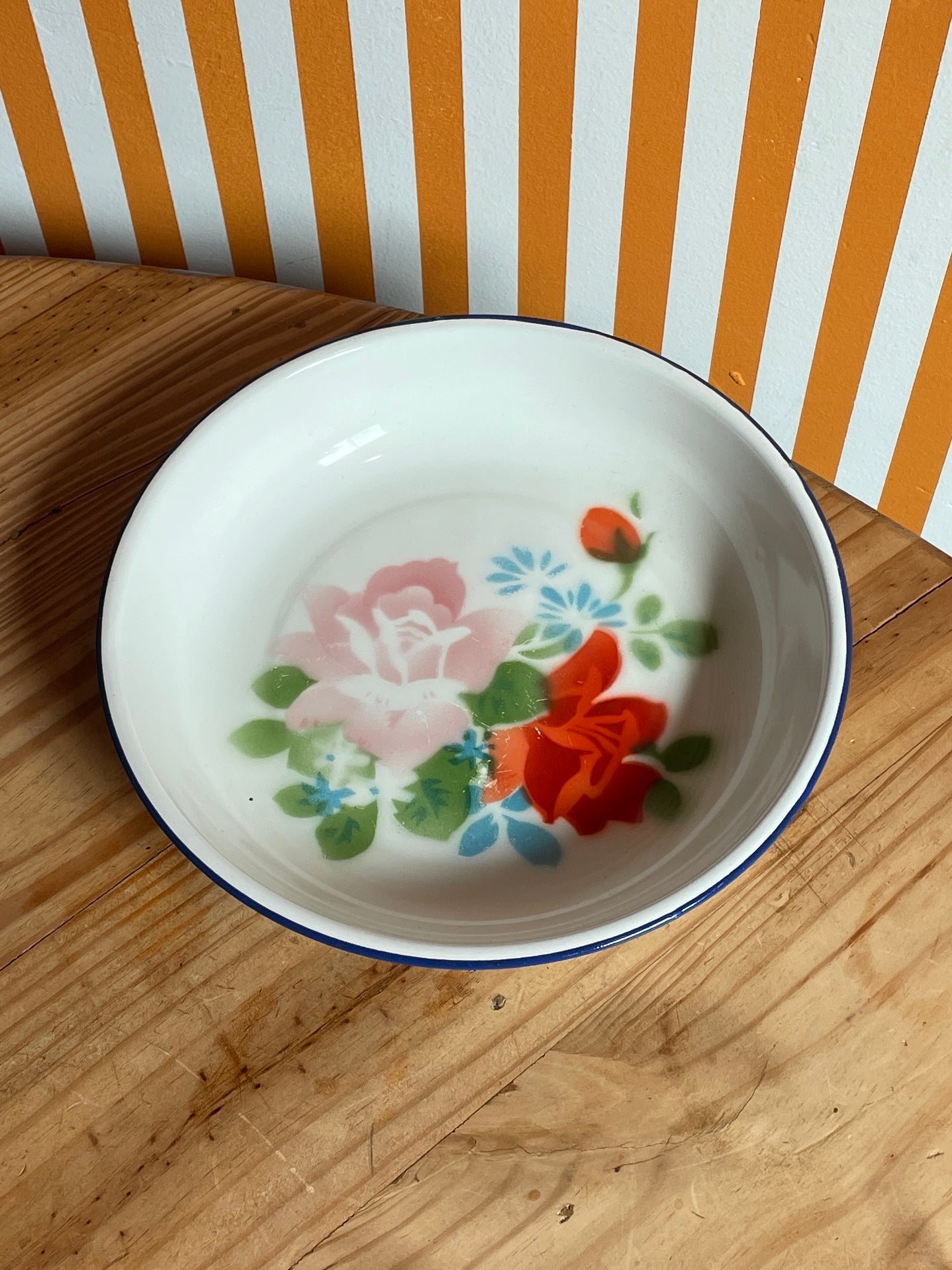 Mid Century Enamelware Rose Bowl