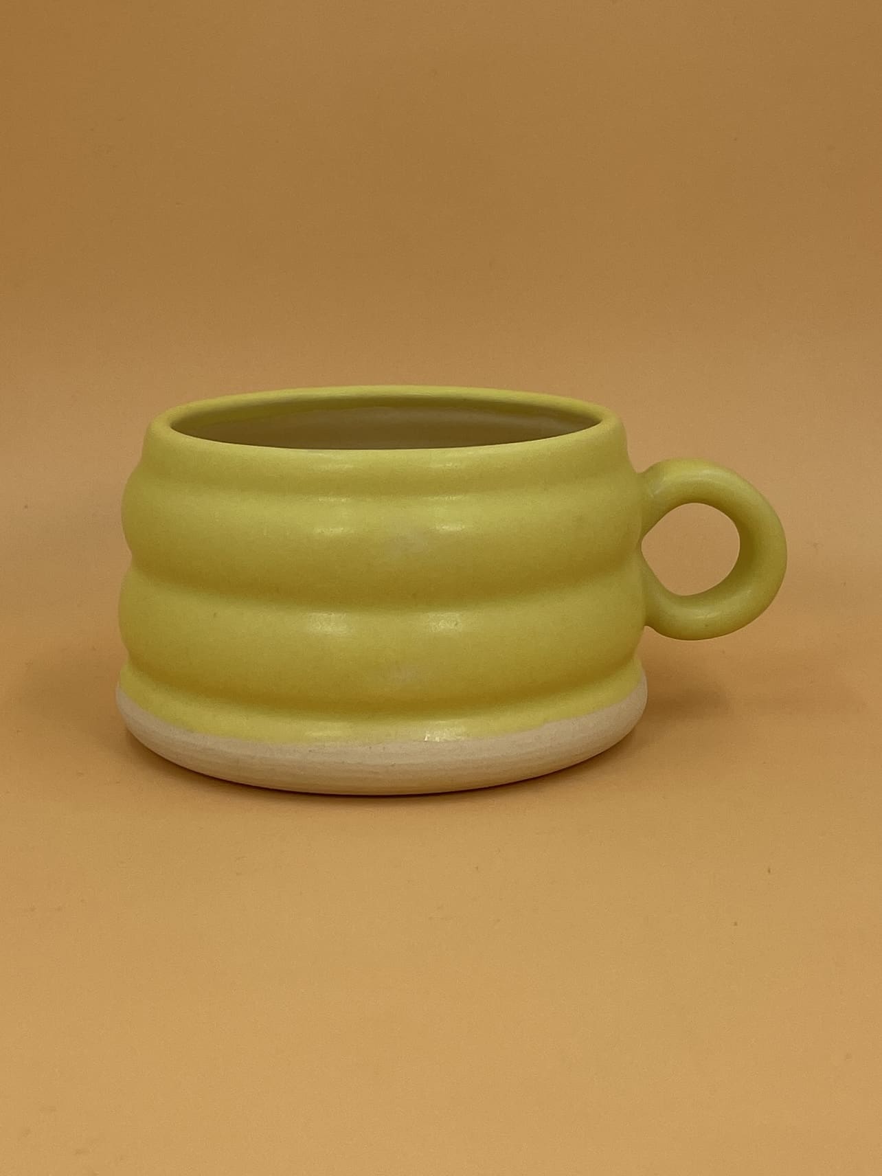 Lo-Fi Potter Wavy Coffee Mug | Yellow