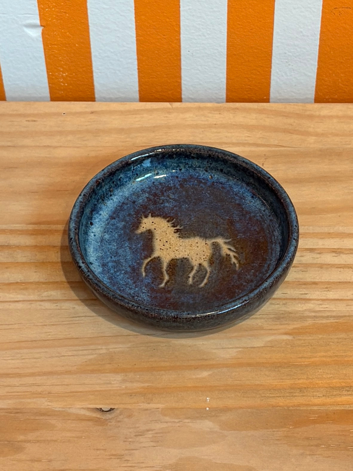 Black Slip Babes Horse Dish