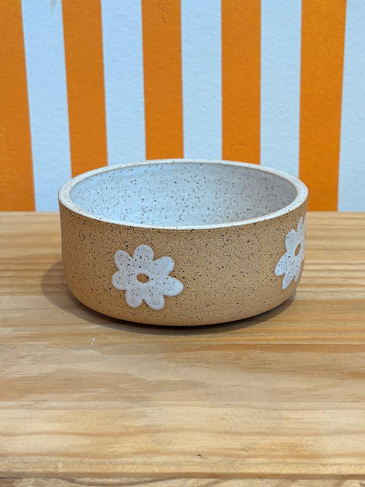 Art Schoool Dropout Shallow Daisy Bowl | Natural / Cream