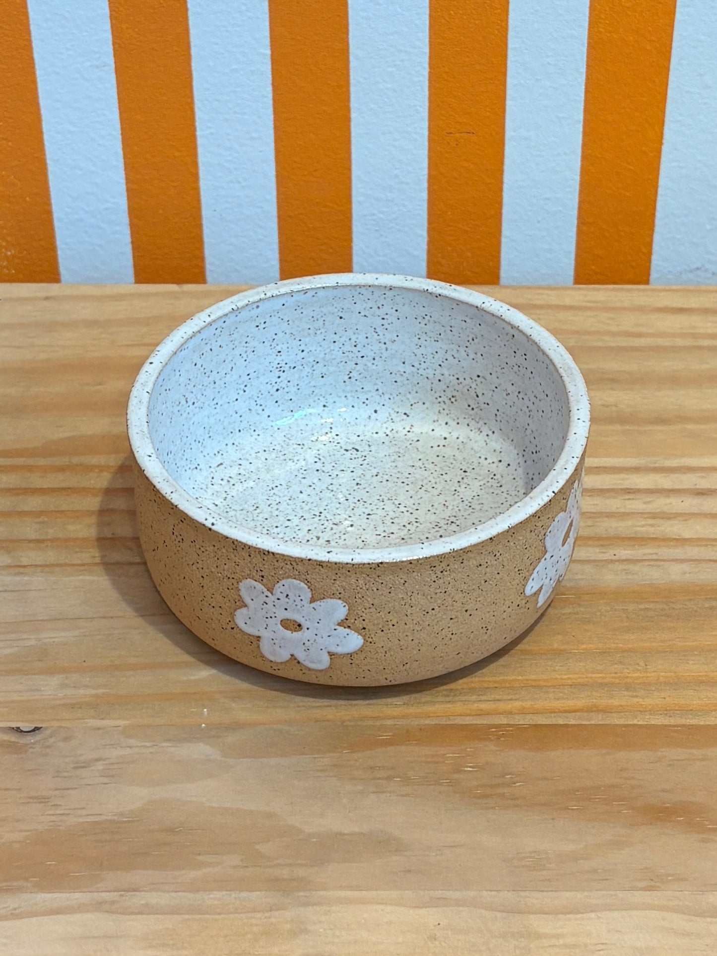 Art Schoool Dropout Shallow Daisy Bowl | Natural / Cream